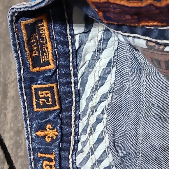 ROCK REVIVAL BECKY EASY-FIT CAPRI DENIM JEAN - Picture 13 of 16